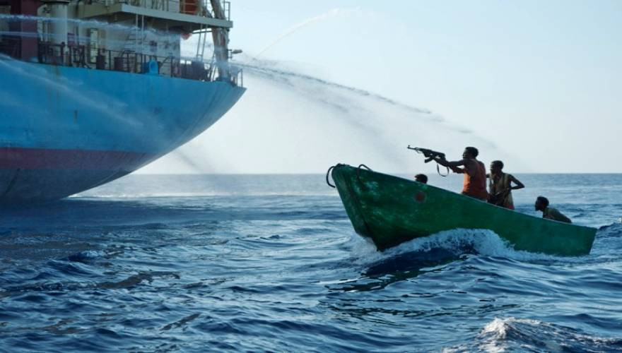 Απίστευτες μάχες μεταξύ πληρωμάτων και Σομαλών πειρατών (βίντεο)